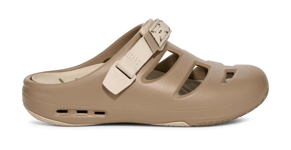 ApreAqua Closed-Toe Water Sandal